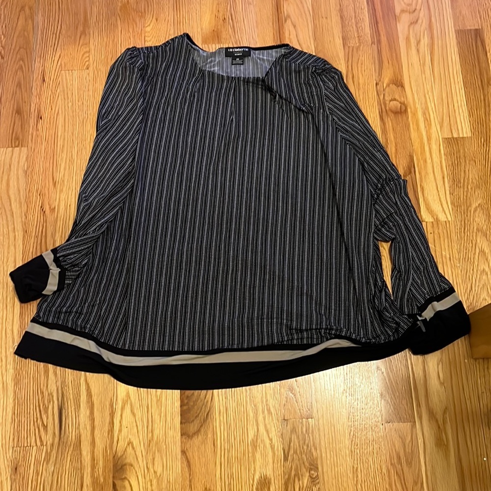 Excellent condition tunic top Liz Claiborne